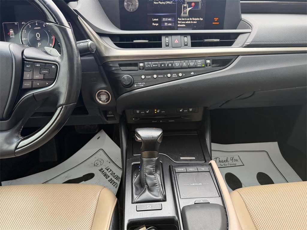 Lexus ES  2019