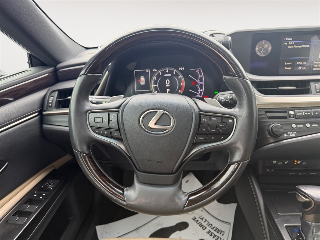 Lexus ES  2019