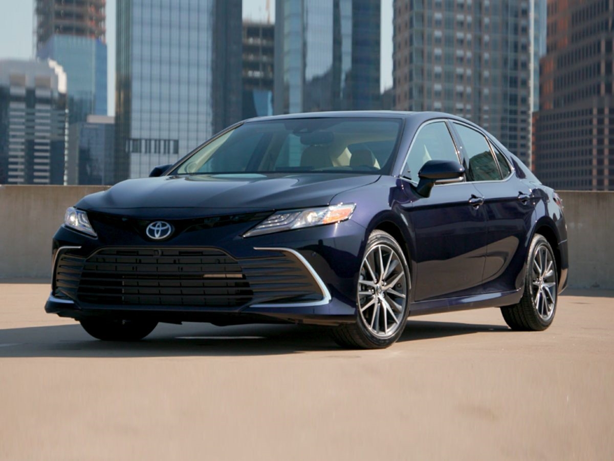 Toyota Camry  2021