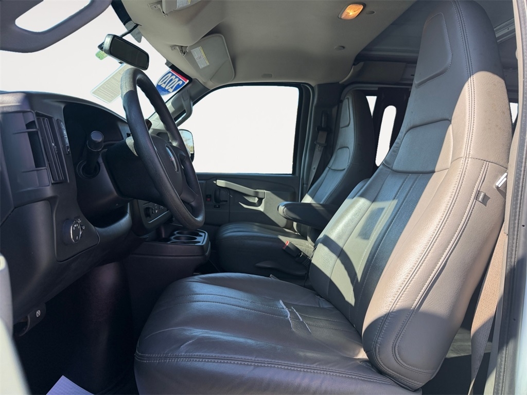 GMC Savana Cargo Van  2020