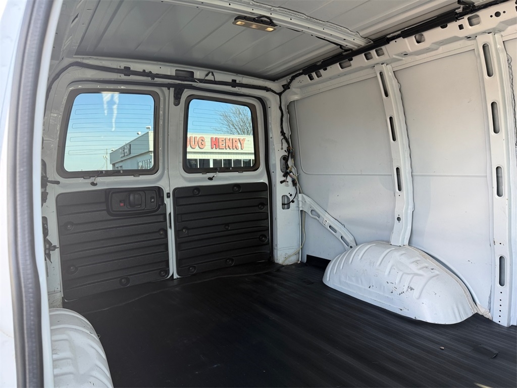 GMC Savana Cargo Van  2020