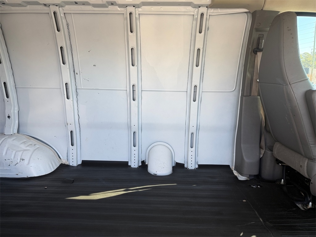 GMC Savana Cargo Van  2020