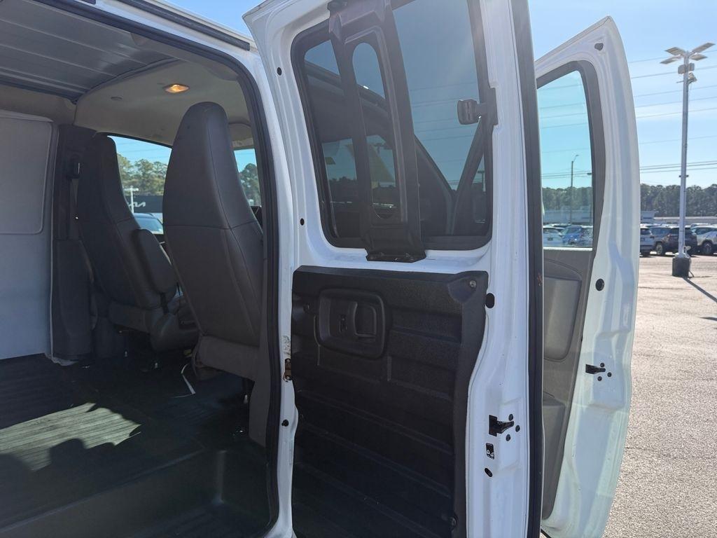 GMC Savana Cargo Van  2020
