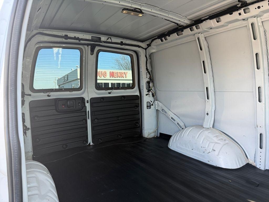 GMC Savana Cargo Van  2020