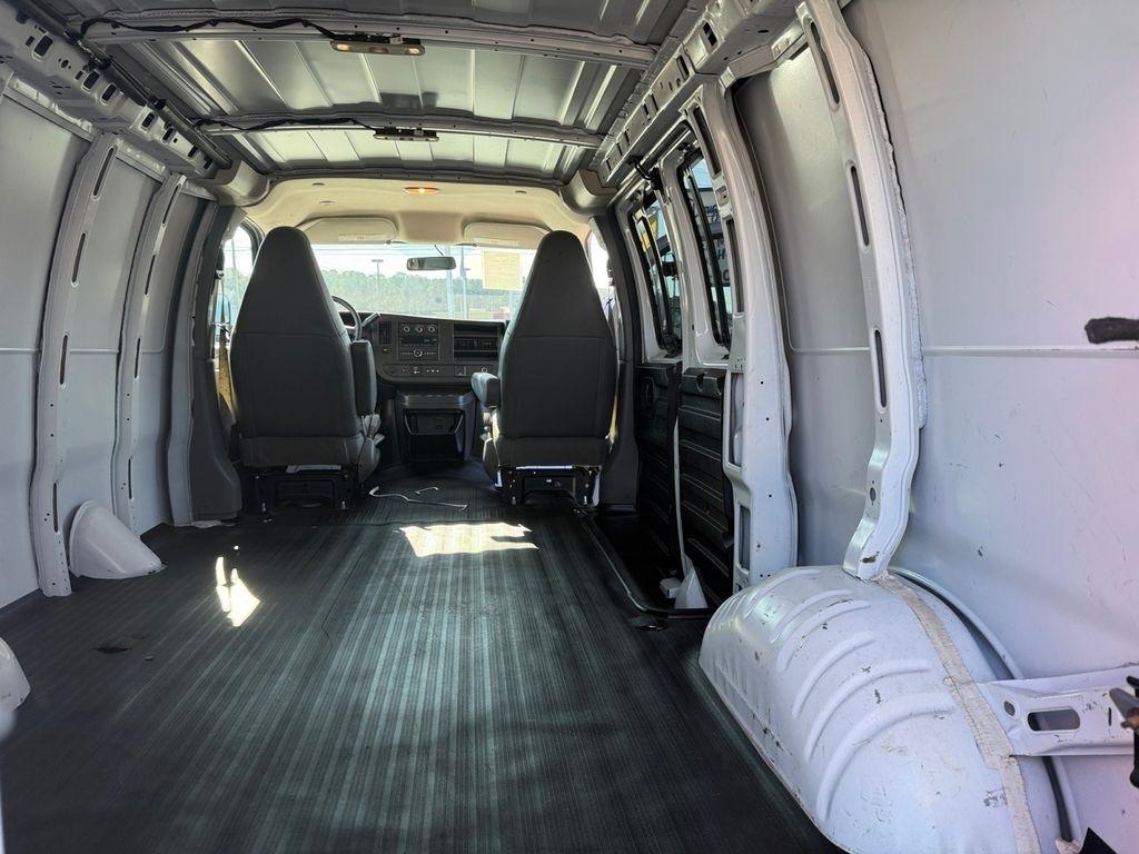 GMC Savana Cargo Van  2020