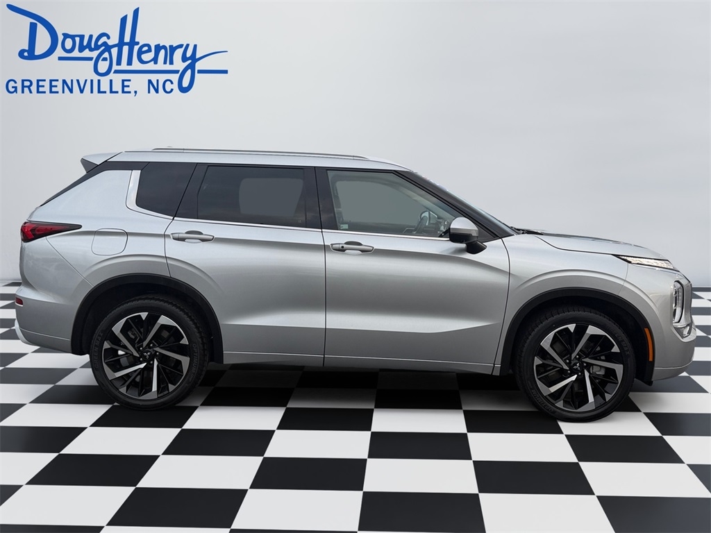 Mitsubishi Outlander  2023