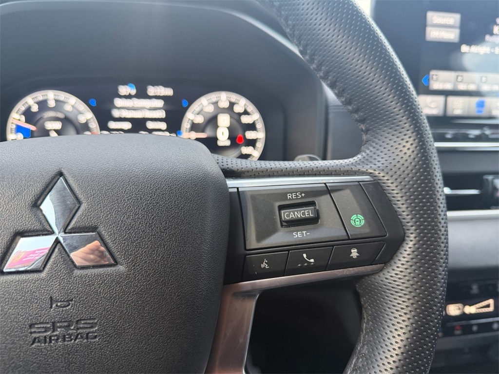 Mitsubishi Outlander  2023