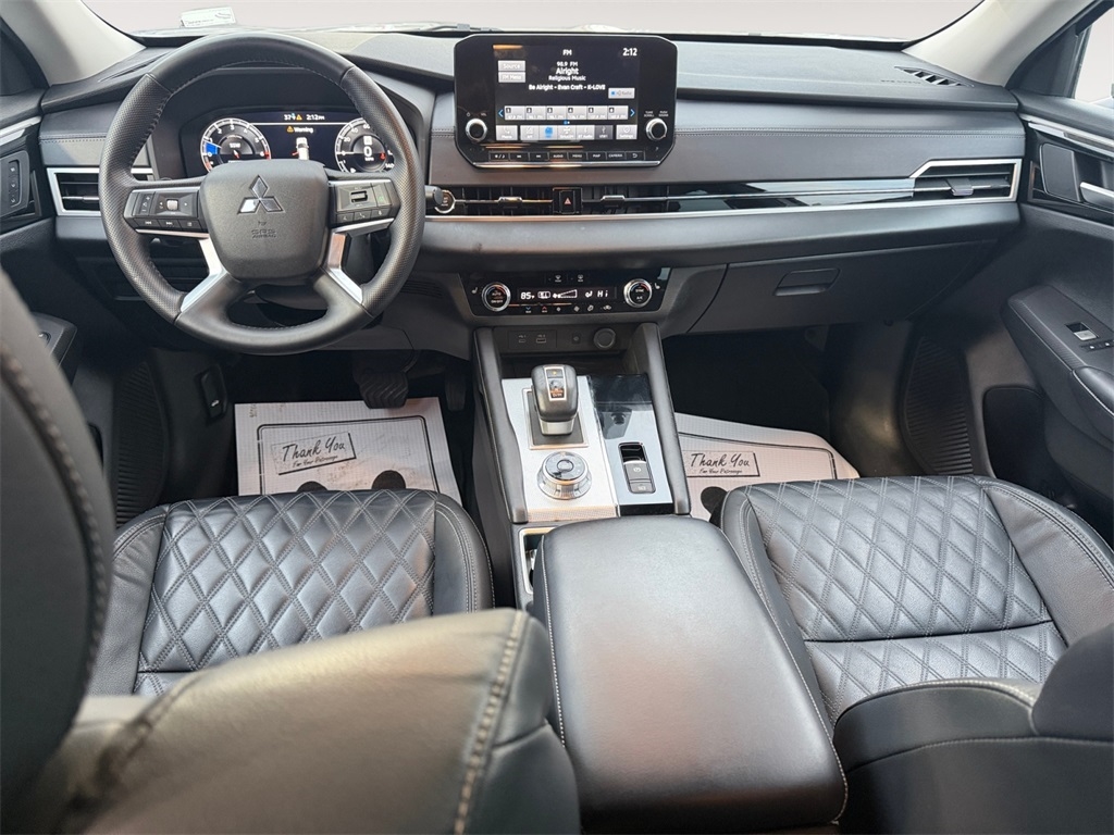 Mitsubishi Outlander  2023