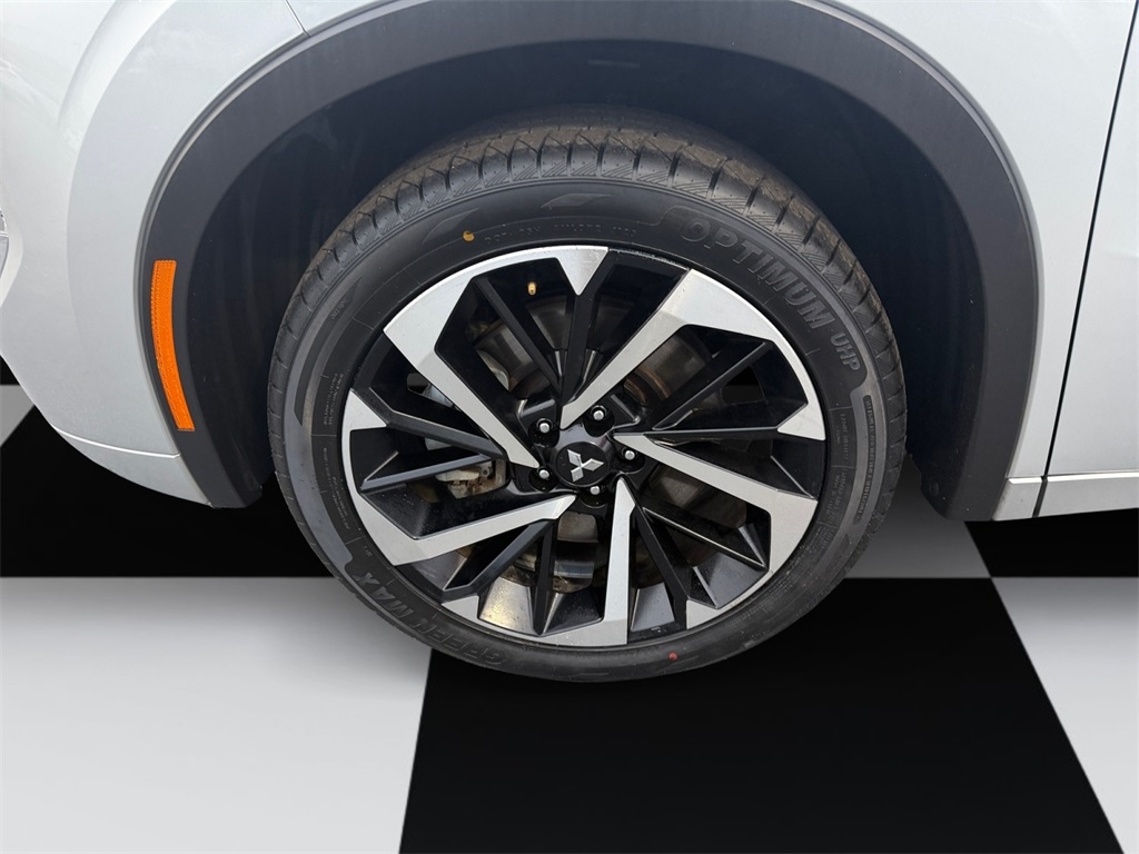 Mitsubishi Outlander  2023