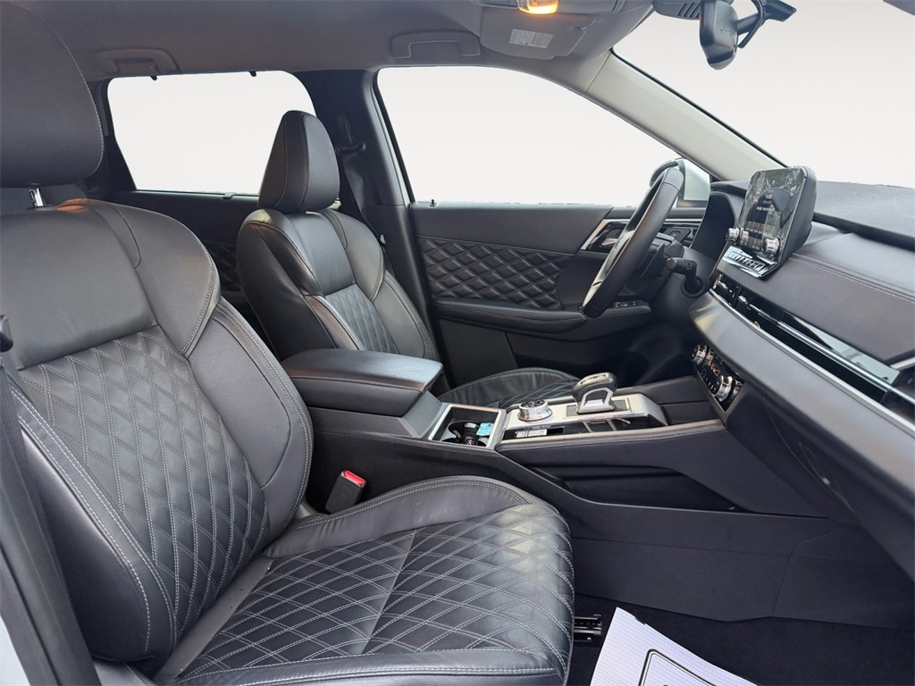 Mitsubishi Outlander  2023