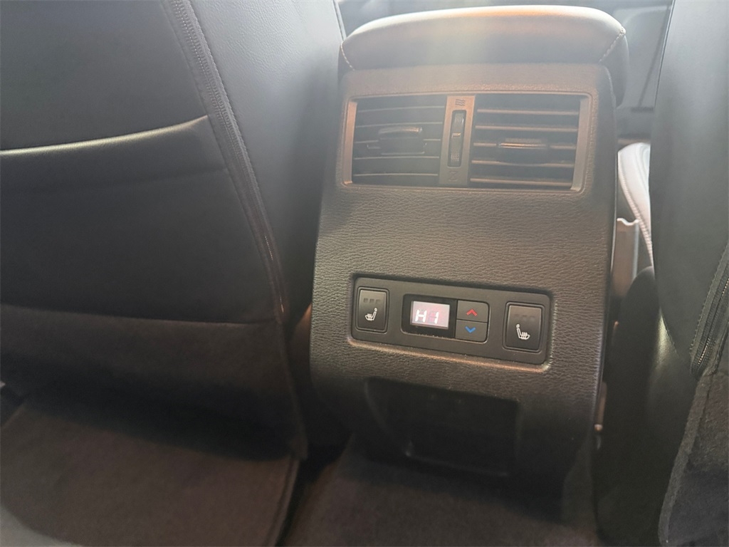 Mitsubishi Outlander  2023