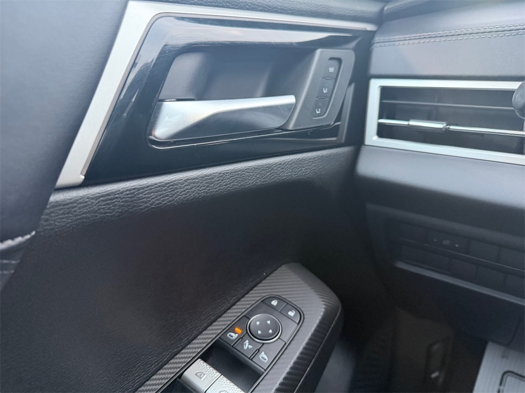 Mitsubishi Outlander  2023