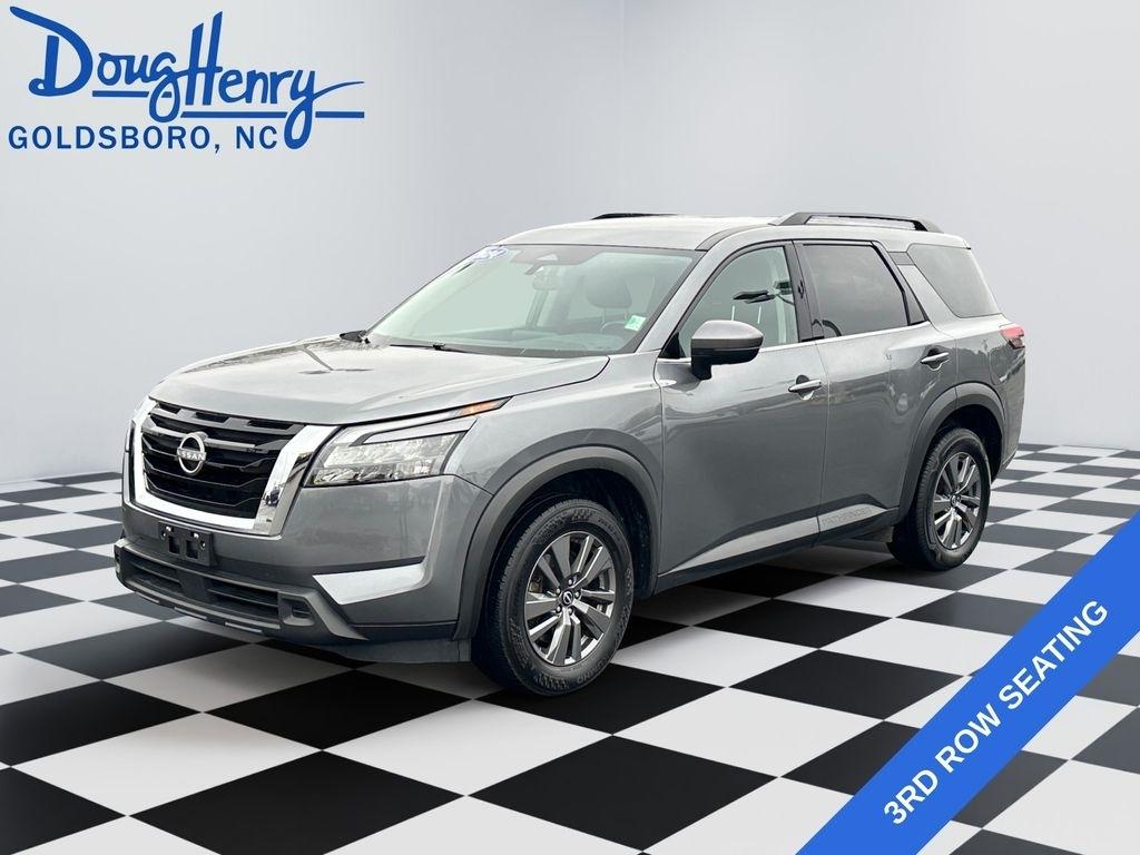 2024 Nissan Pathfinder SV
