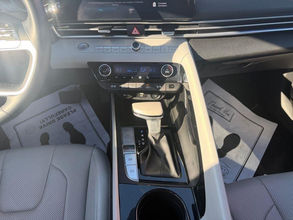 Hyundai Elantra Hybrid  2023