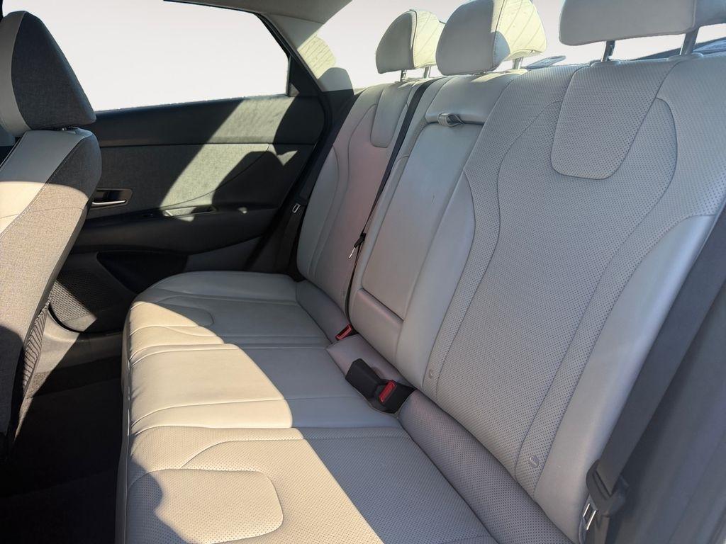 Hyundai Elantra Hybrid  2023