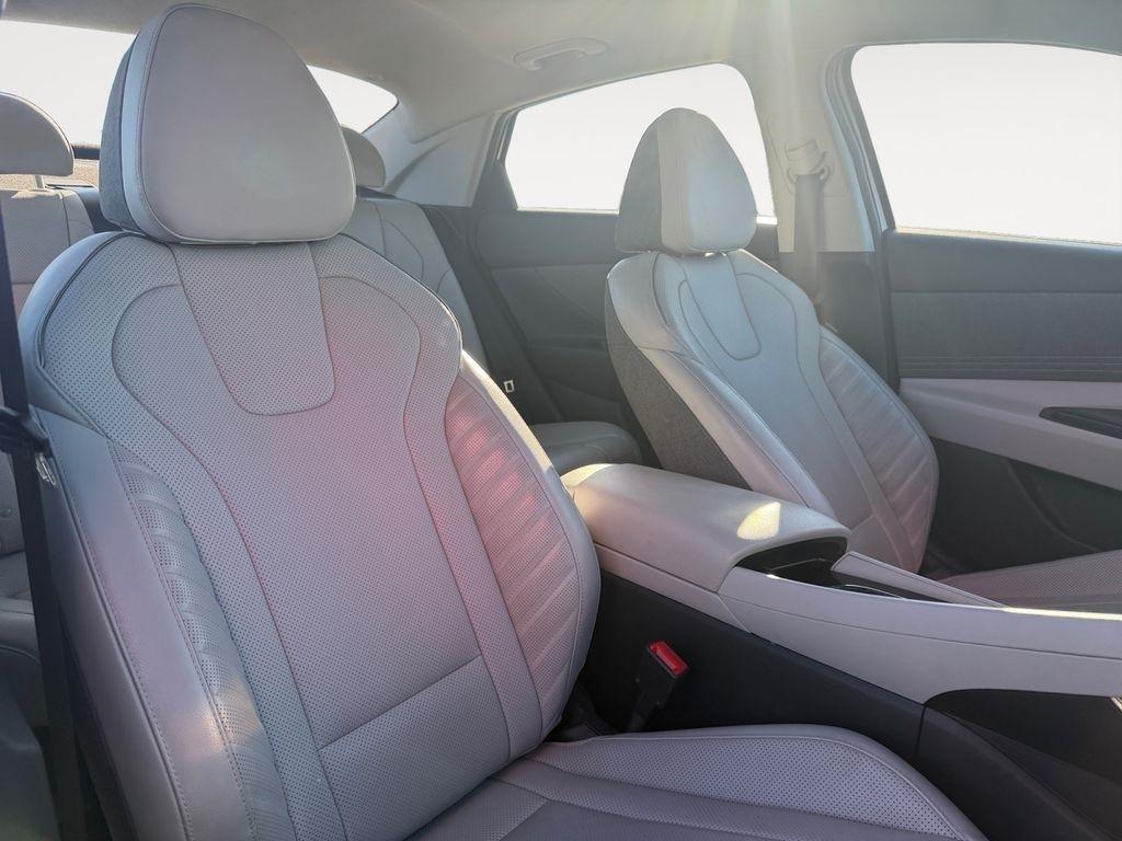 Hyundai Elantra Hybrid  2023