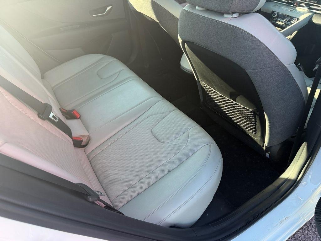 Hyundai Elantra Hybrid  2023