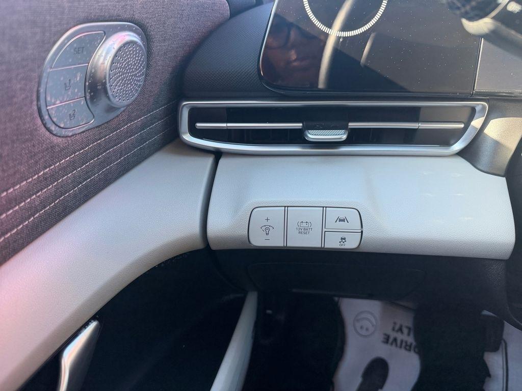 Hyundai Elantra Hybrid  2023