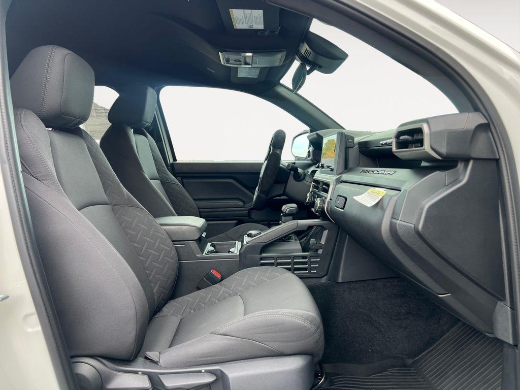 Toyota Tacoma 4WD  2024