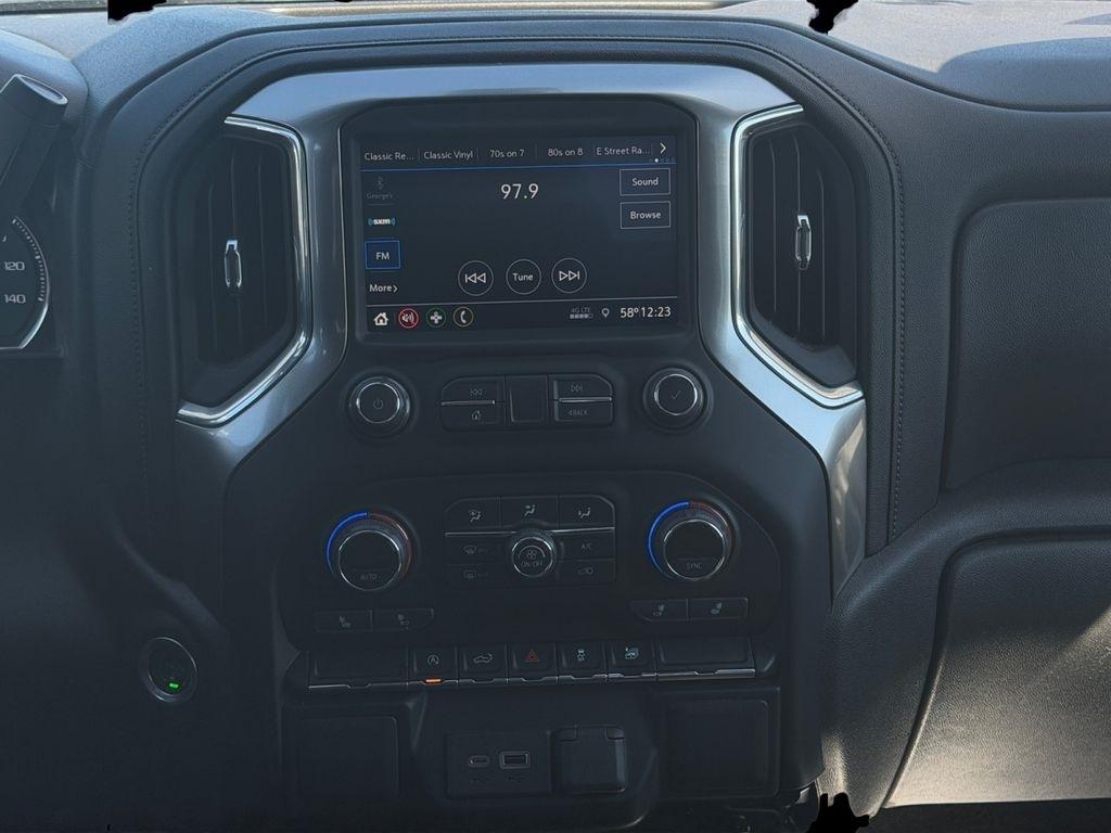 Chevrolet Silverado 1500  2021