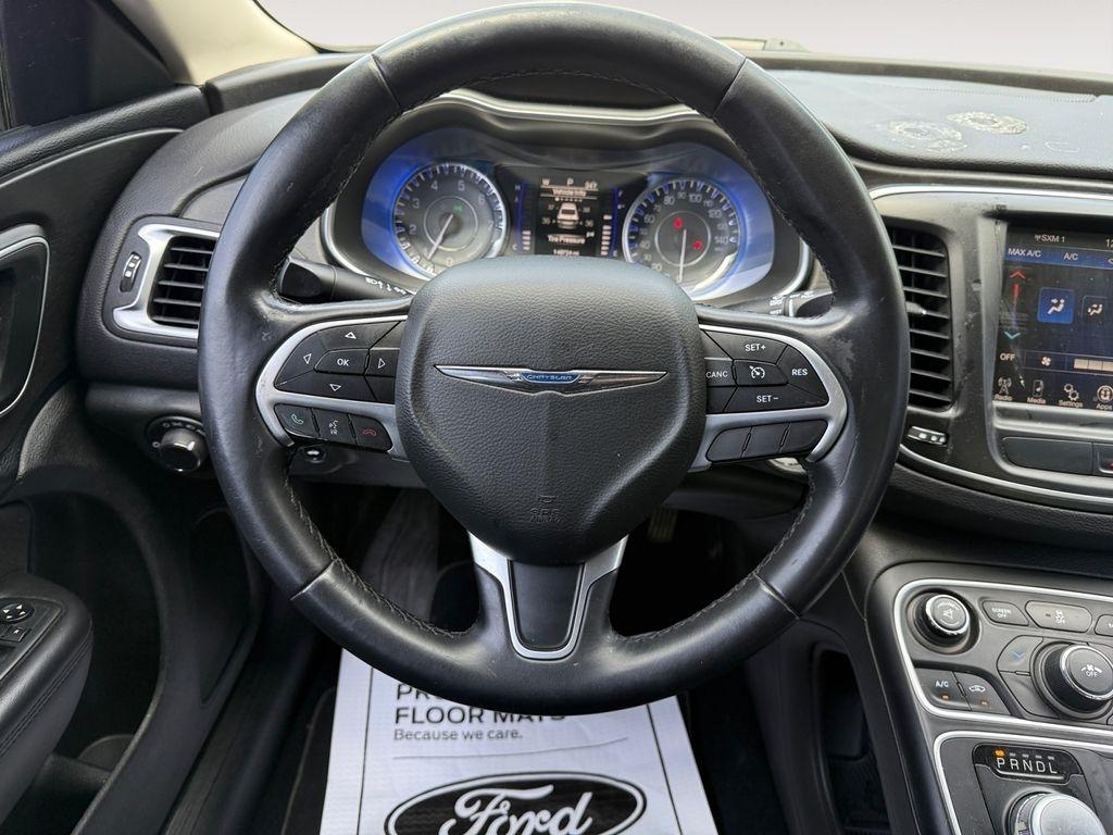 Chrysler 200  2015