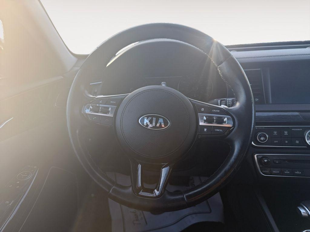 Kia Cadenza  2017