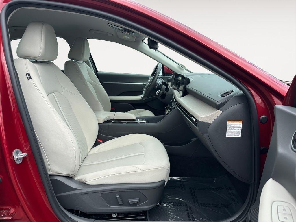 Hyundai Sonata Hybrid  2025