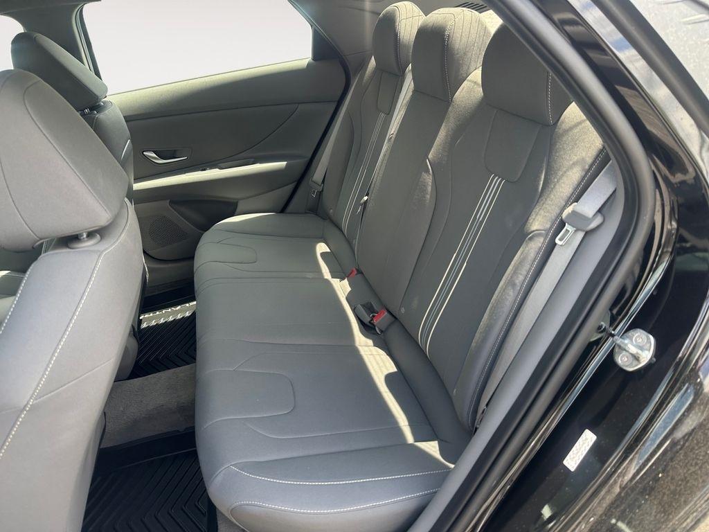 Hyundai Elantra  2023