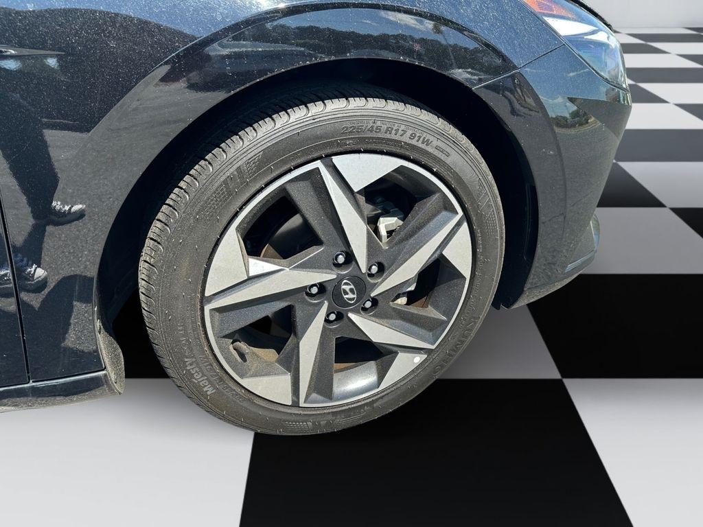 Hyundai Elantra  2023