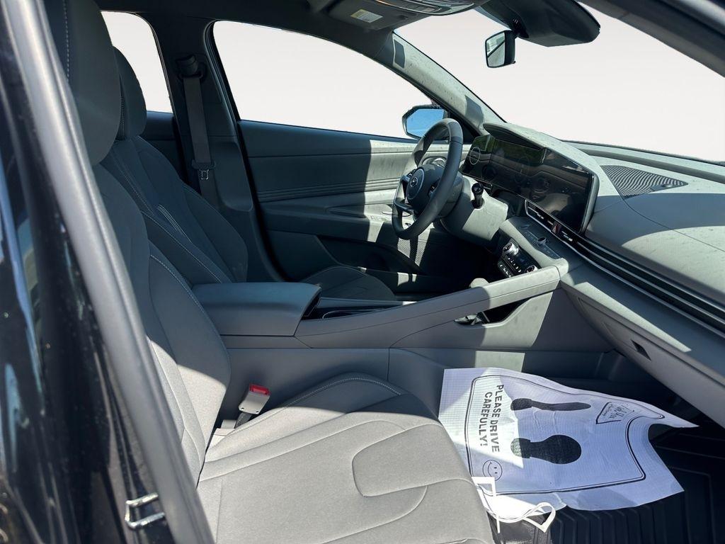 Hyundai Elantra  2023