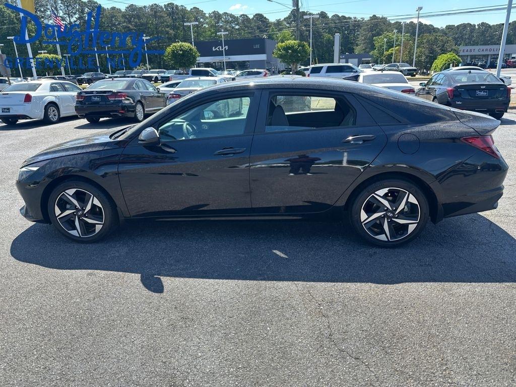 Hyundai Elantra  2023