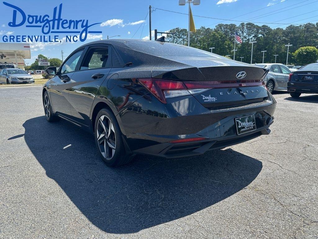 Hyundai Elantra  2023
