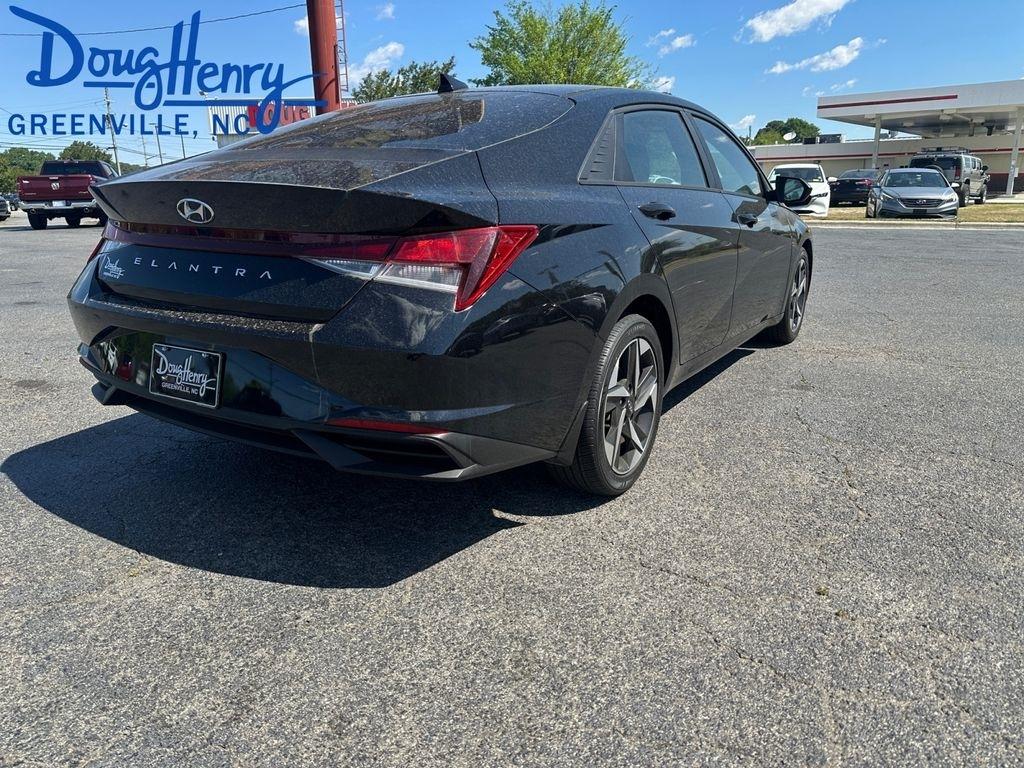 Hyundai Elantra  2023