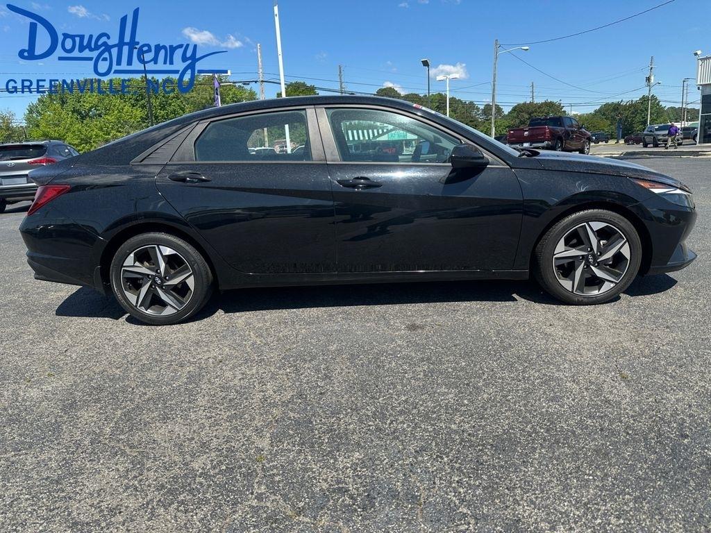 Hyundai Elantra  2023