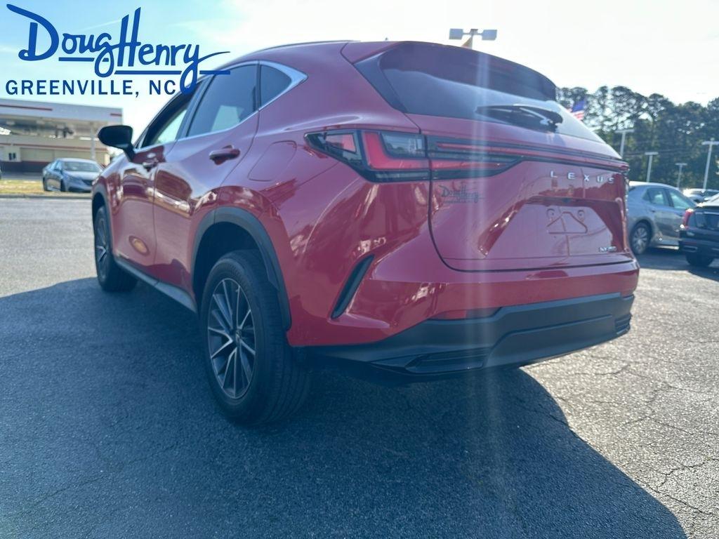 Lexus NX  2023