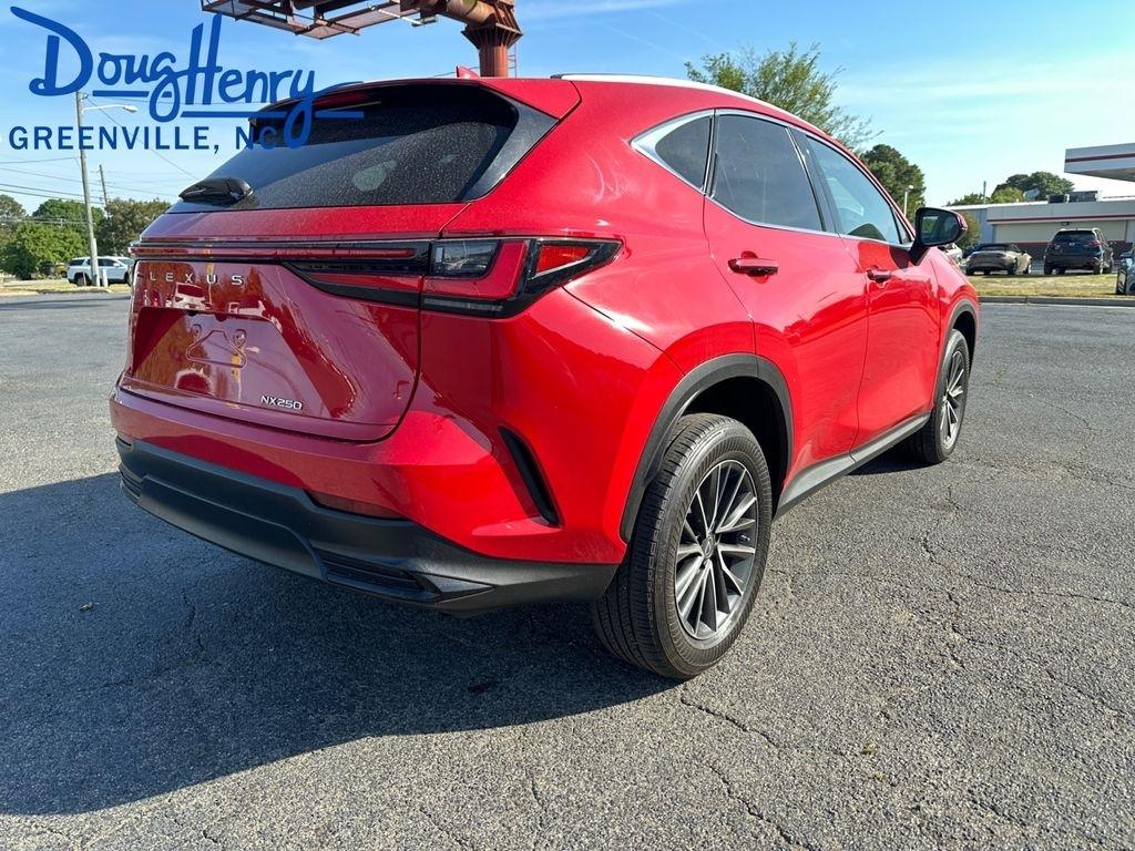 Lexus NX  2023