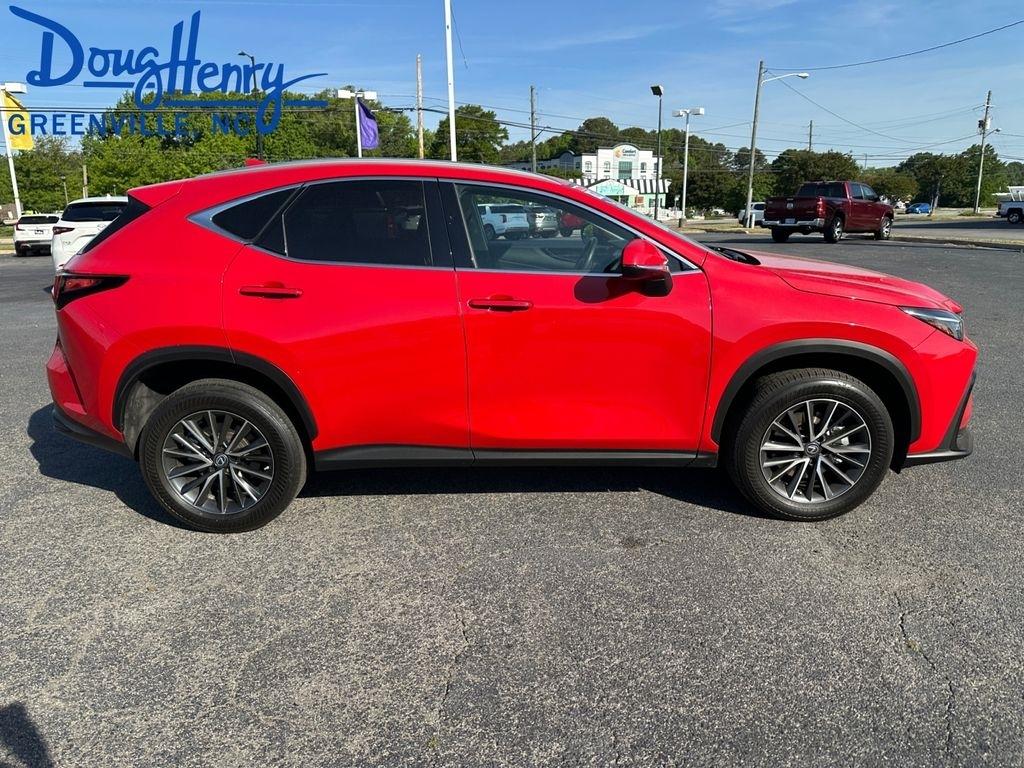 Lexus NX  2023