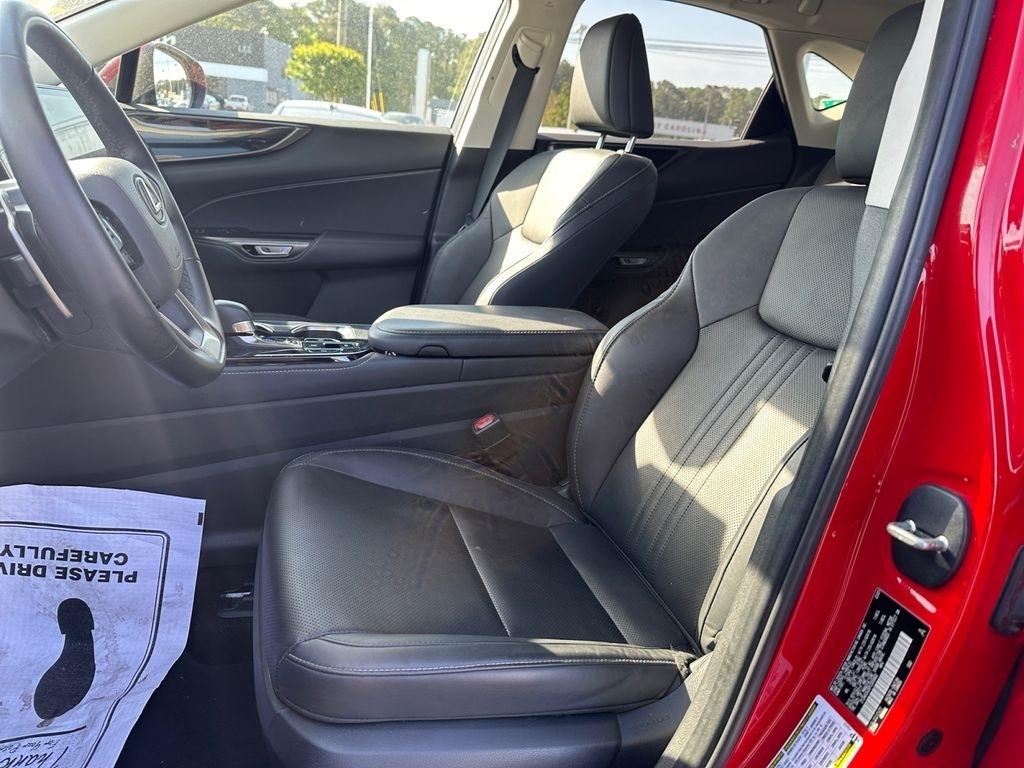 Lexus NX  2023
