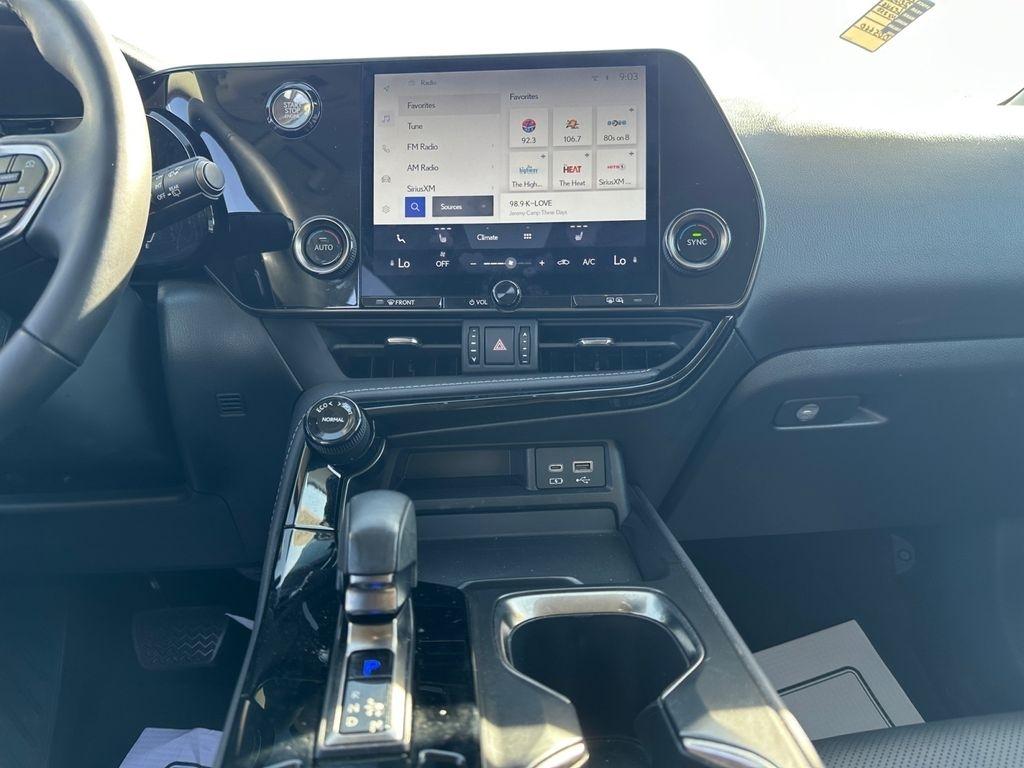 Lexus NX  2023