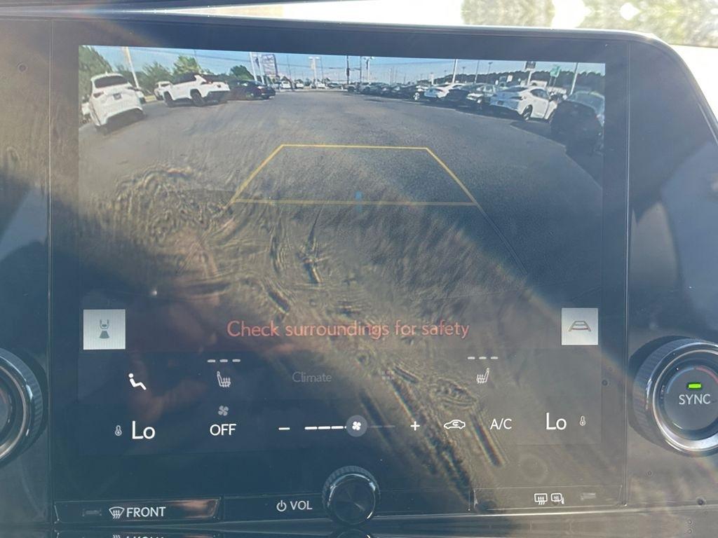 Lexus NX  2023