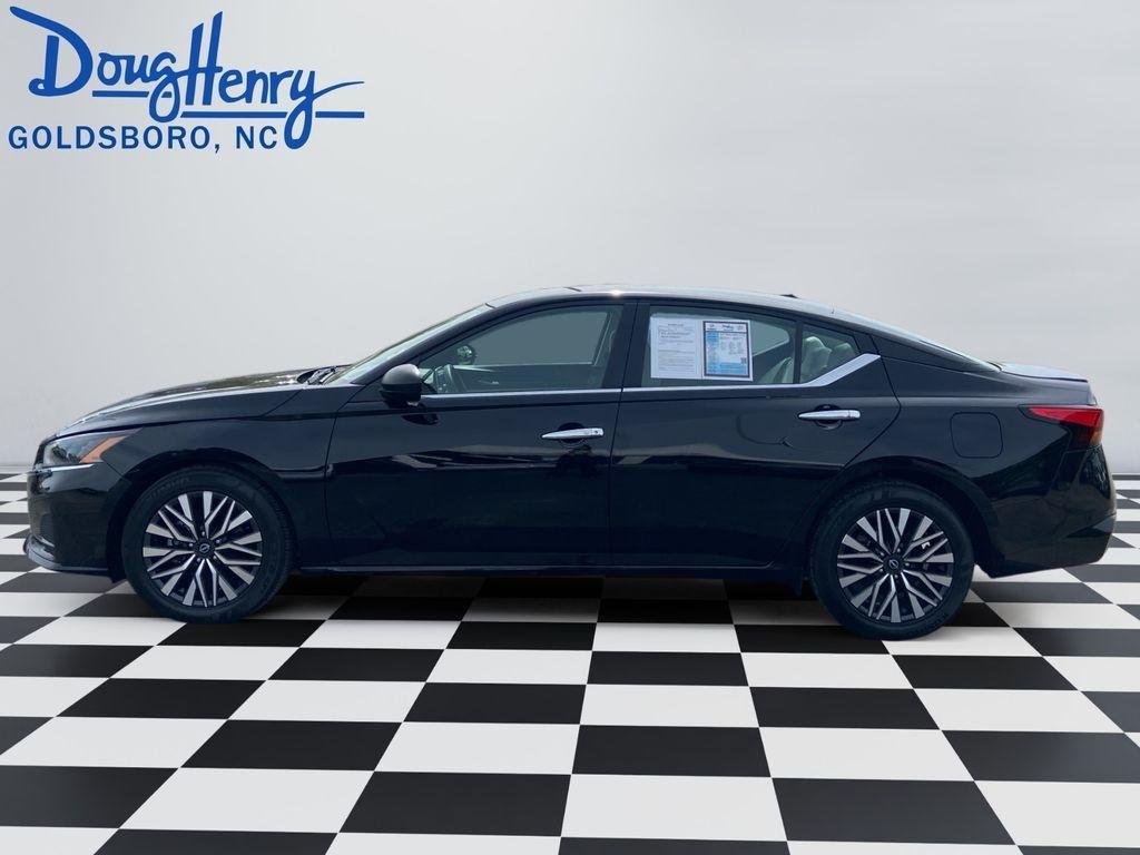 Nissan Altima  2025