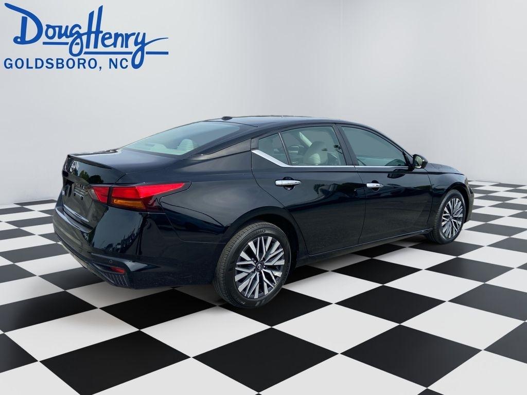 Nissan Altima  2025