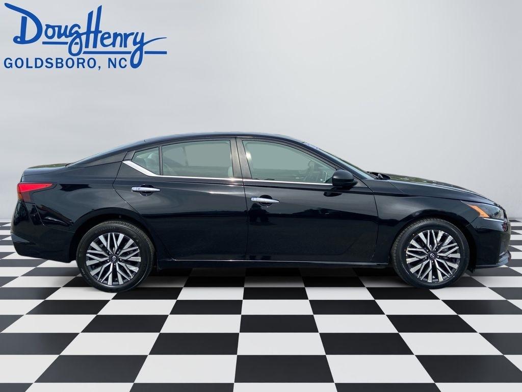 Nissan Altima  2025