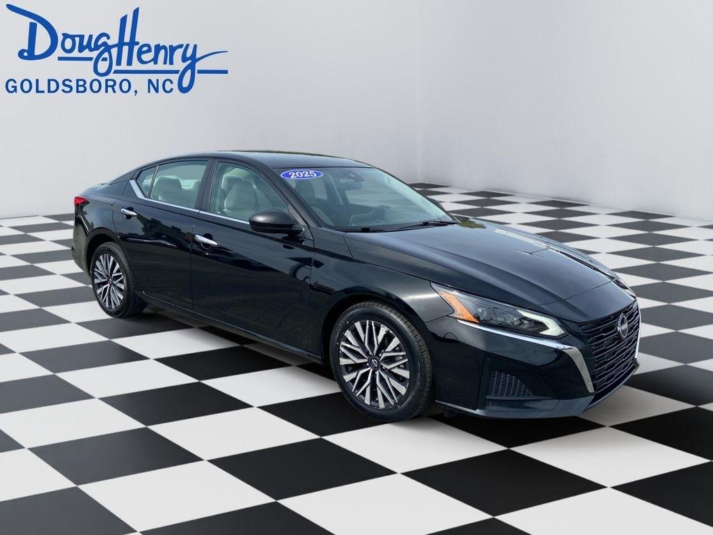 Nissan Altima  2025