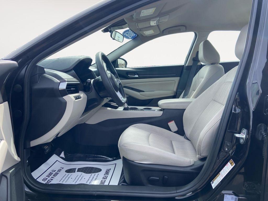 Nissan Altima  2025