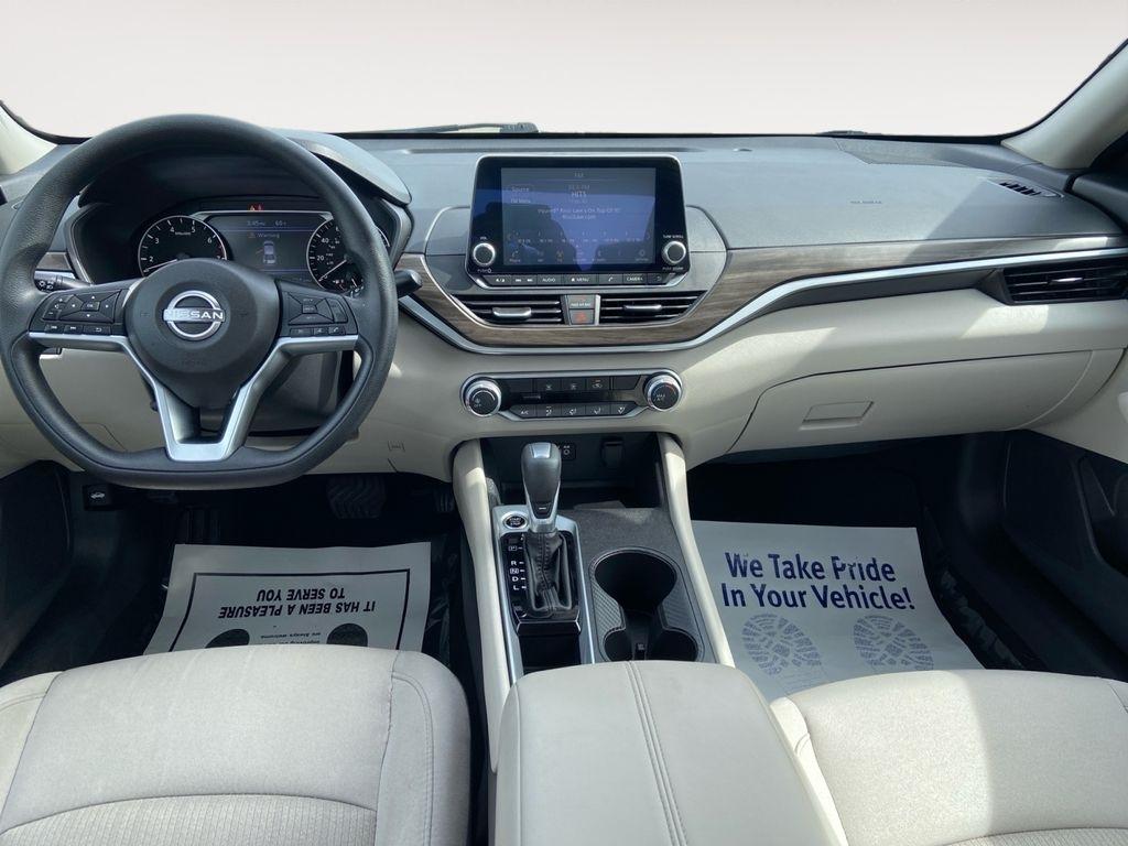 Nissan Altima  2025