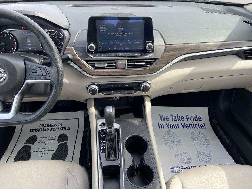 Nissan Altima  2025