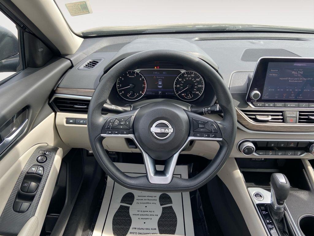 Nissan Altima  2025