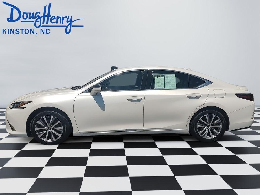 Lexus ES  2021