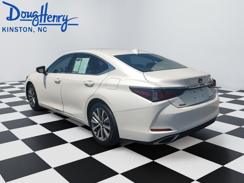 Lexus ES  2021